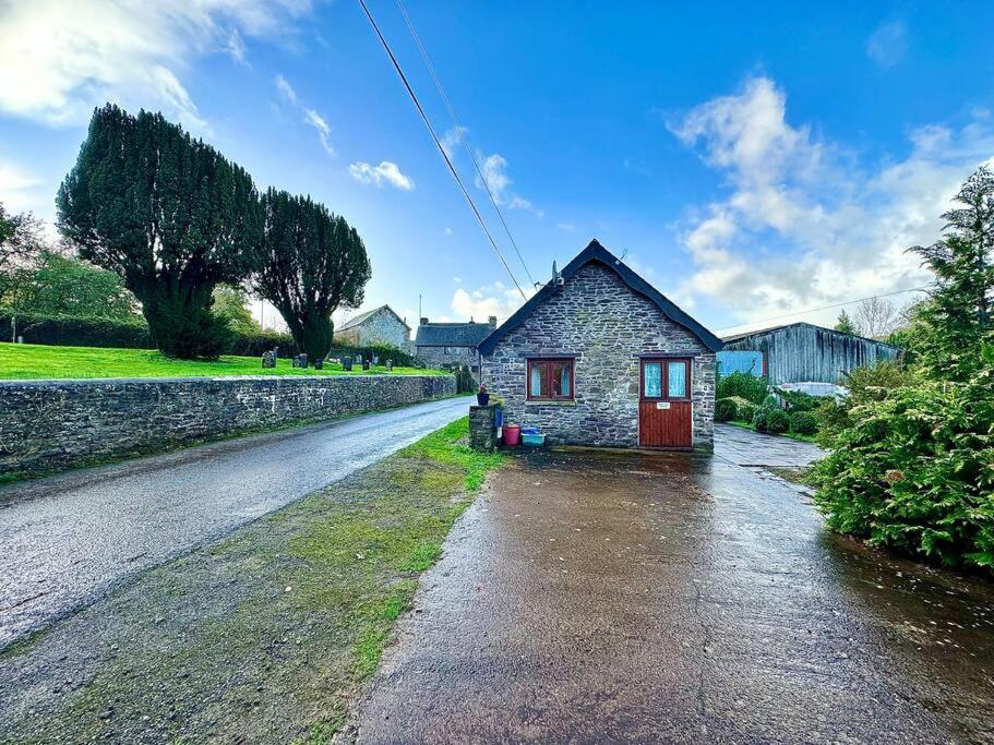 Detached One Level Stone Barn Villa Llangwm-Isaf Buitenkant foto