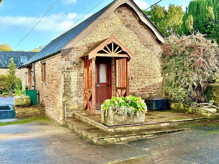 Detached One Level Stone Barn Villa Llangwm-Isaf Buitenkant foto